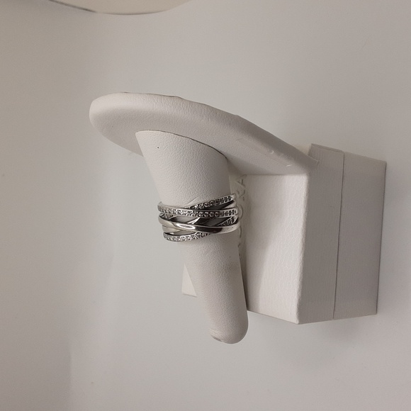 Authentic Pandora Sparkling and Polished Lines Ring - EUC - Picture 15 of 16